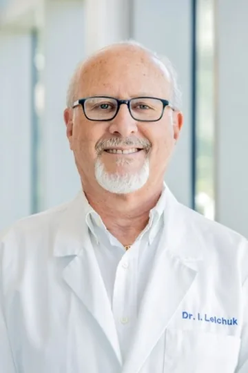 Portrait of Dr. Ira Lelchuk, dentist in Miami Beach